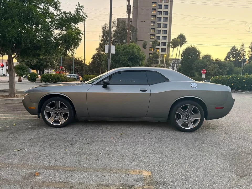 2011 Dodge Challenger 3rd Gen - Image 6 of 17
