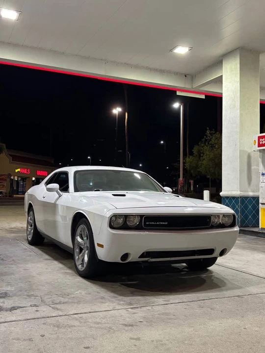 2011 Dodge Challenger 3rd Gen - Image 2 of 6