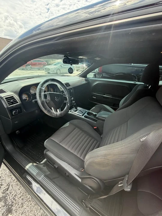 2011 Dodge Challenger 3rd Gen - Image 2 of 7