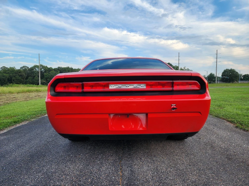 2011 Dodge Challenger 3rd Gen - Image 9 of 31