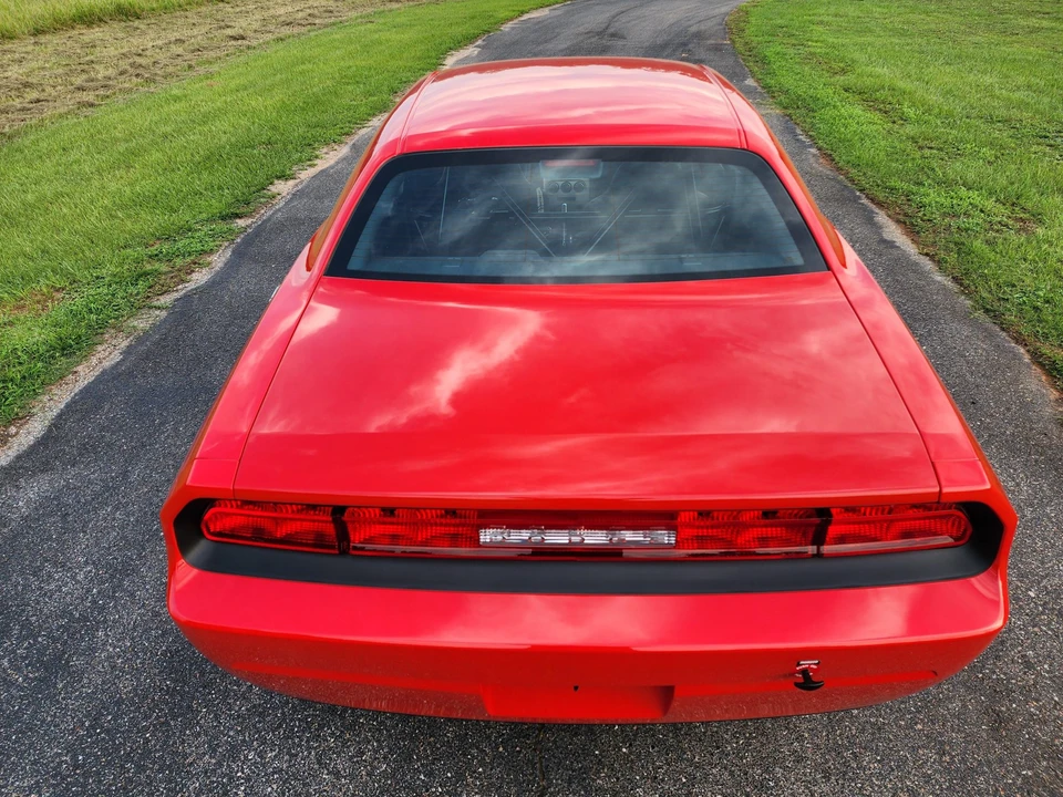 2011 Dodge Challenger 3rd Gen - Image 7 of 31