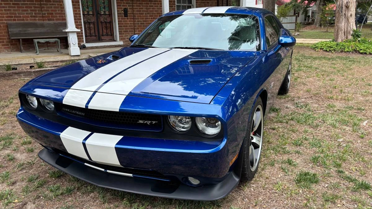 2011 Dodge Challenger - Image 2 of 7