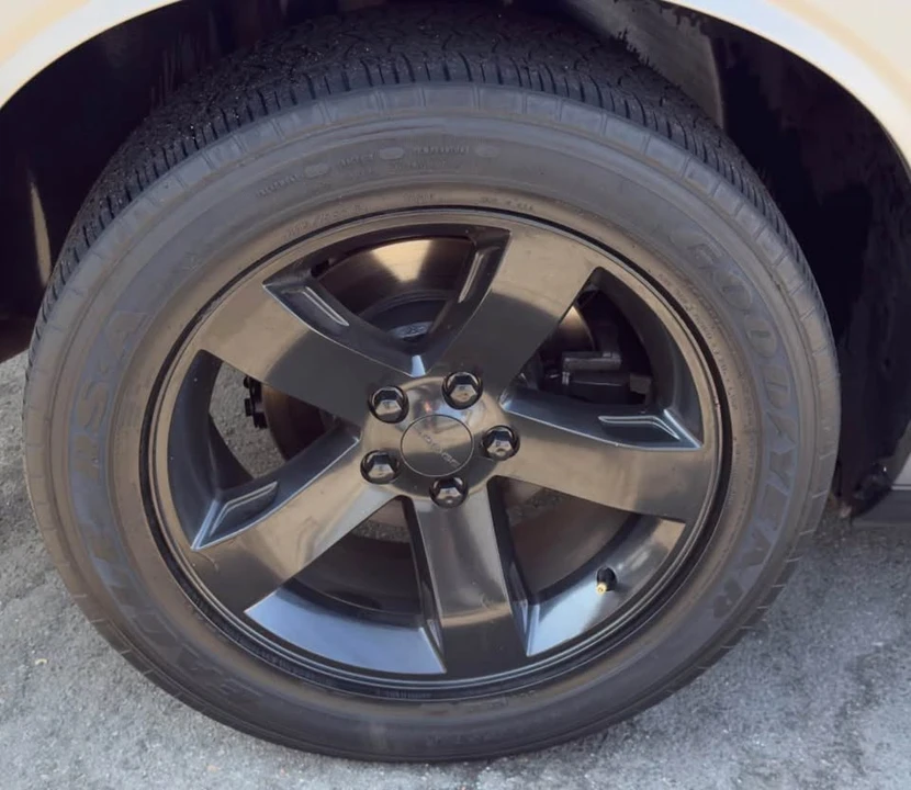 2011 Dodge Challenger 3rd Gen - Image 5 of 12