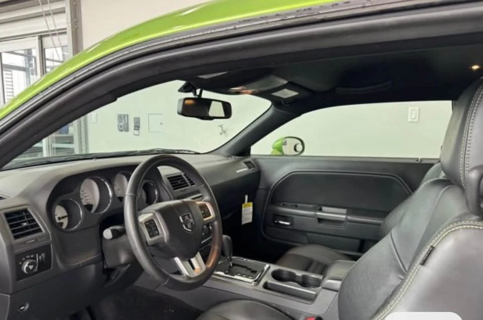 2011 Dodge Challenger 3rd Gen - Image 16 of 19