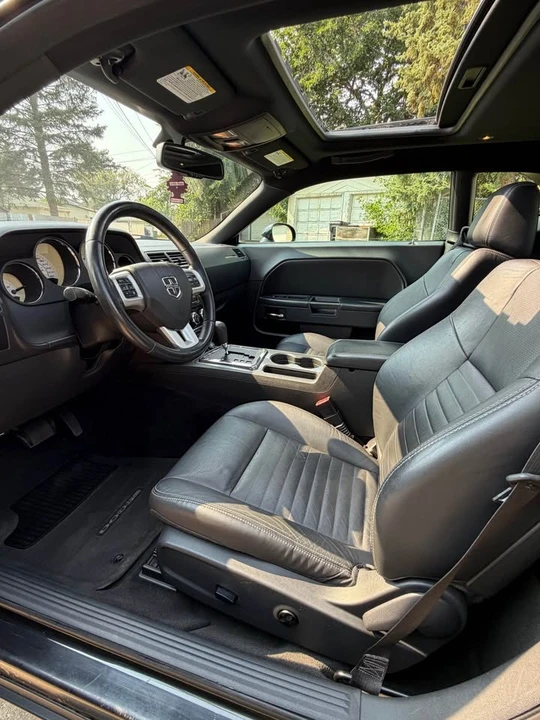 2011 Dodge Challenger 3rd Gen - Image 12 of 19