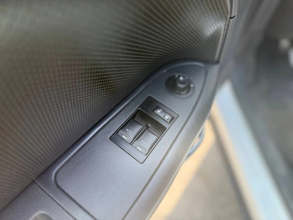 2011 Dodge Challenger 3rd Gen - Image 10 of 20