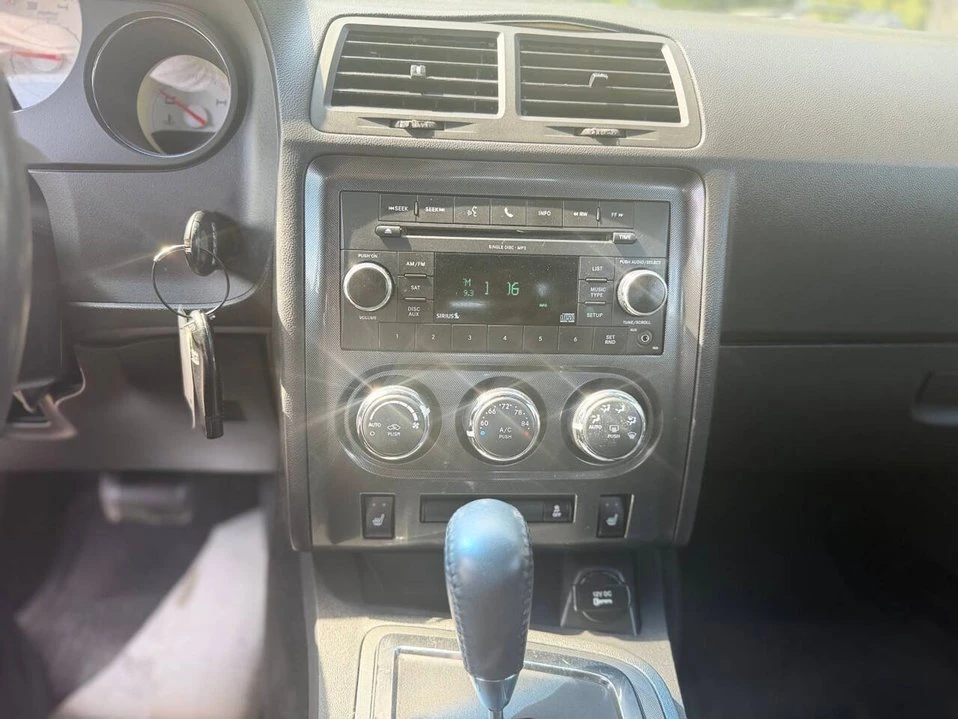 2011 Dodge Challenger 3rd Gen - Image 15 of 20