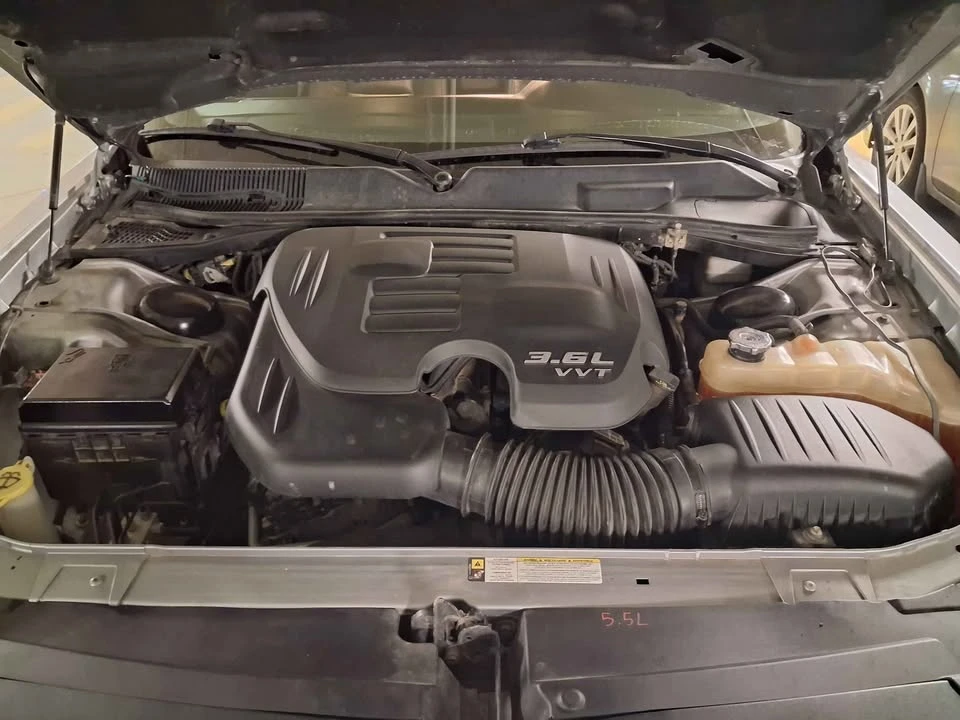 2011 Dodge Challenger 3rd Gen - Image 7 of 8
