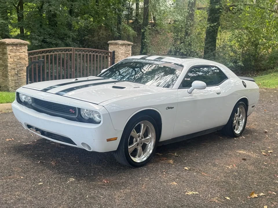 2011 Dodge Challenger 3rd Gen - Image 2 of 10