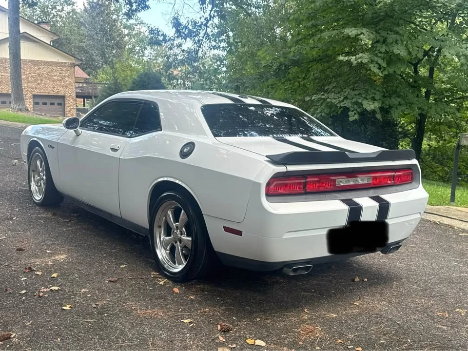 2011 Dodge Challenger 3rd Gen - Image 4 of 10