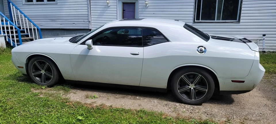 2011 Dodge Challenger 3rd Gen - Image 4 of 10