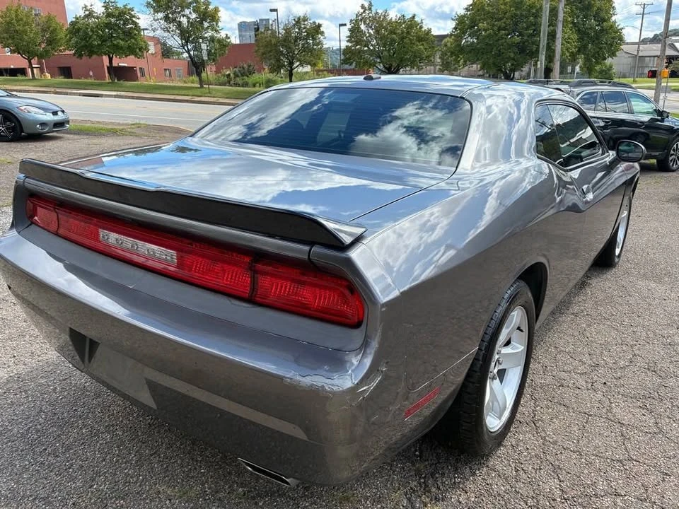 2011 Dodge Challenger 3rd Gen - Image 4 of 16