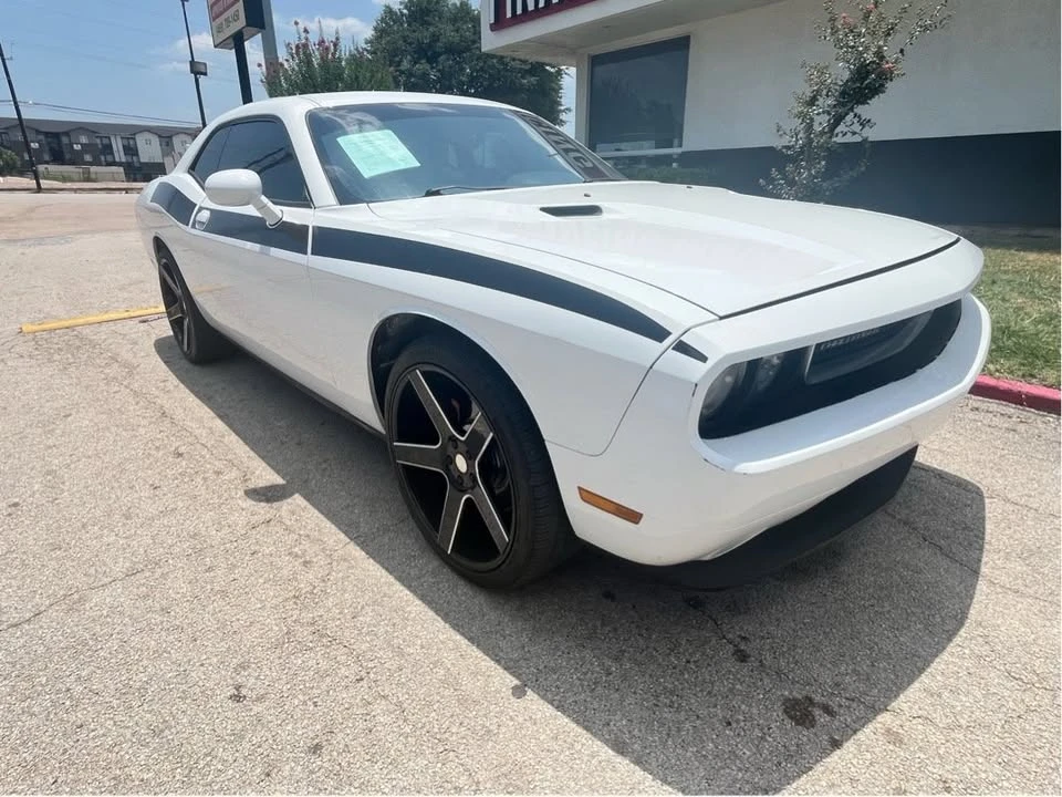 2011 Dodge Challenger 3rd Gen - Image 3 of 8