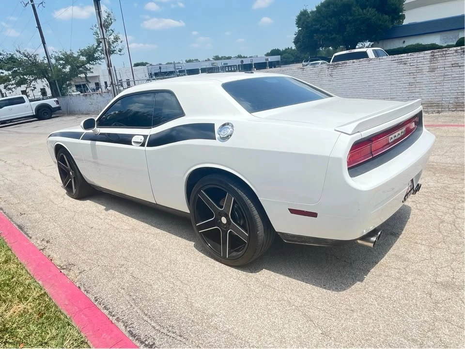 2011 Dodge Challenger 3rd Gen - Image 5 of 8
