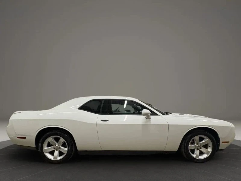 2011 Dodge Challenger 3rd Gen - Image 6 of 12