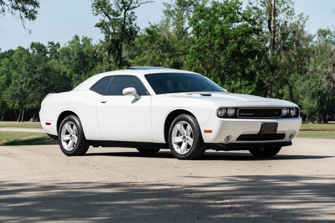 2011 Dodge Challenger 3rd Gen - Image 5 of 31