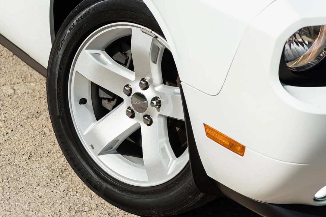 2011 Dodge Challenger 3rd Gen - Image 19 of 31