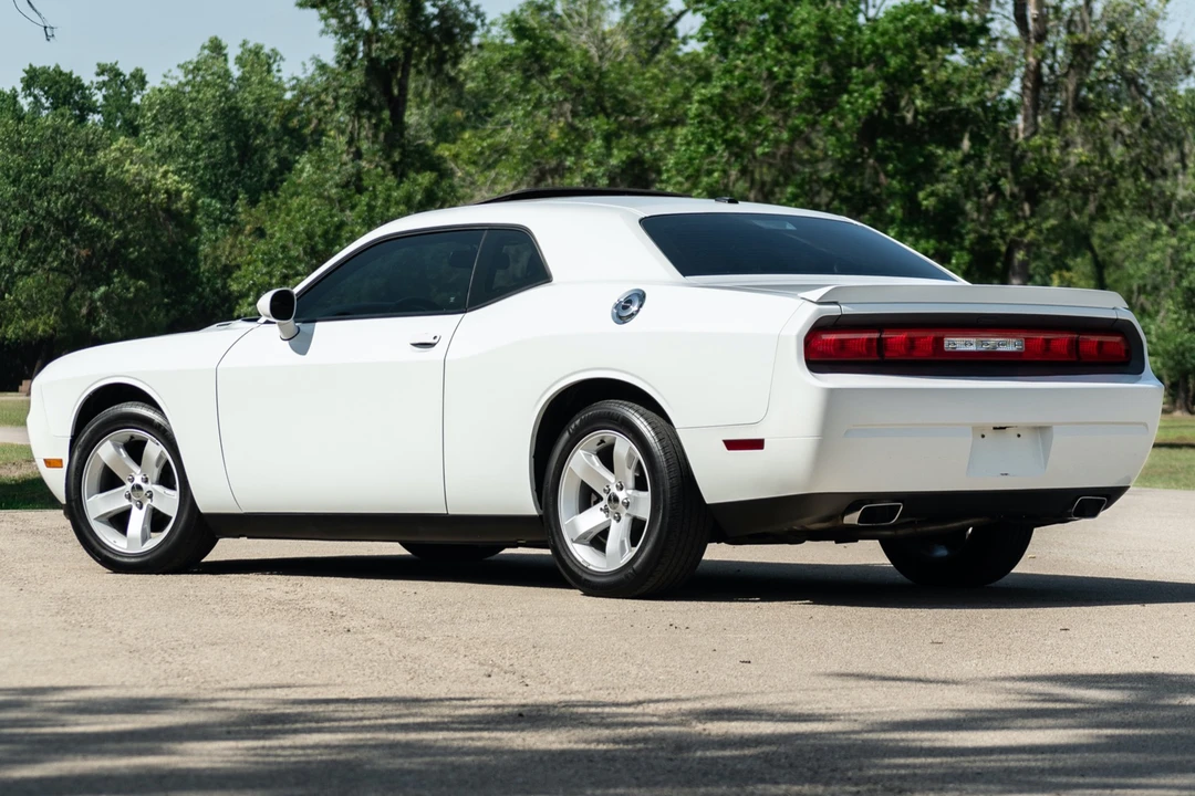 2011 Dodge Challenger 3rd Gen - Image 9 of 31