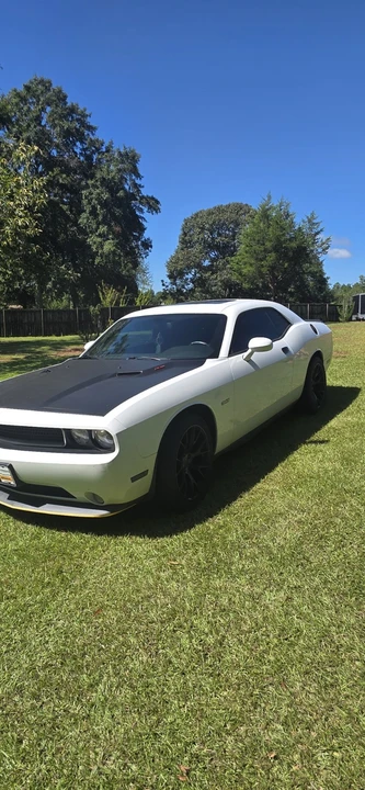 2011 Dodge Challenger 3rd Gen - Image 2 of 6