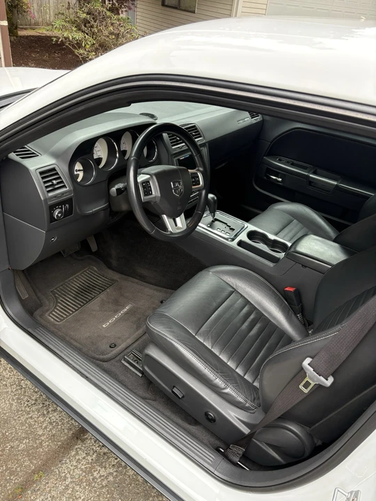 2011 Dodge Challenger 3rd Gen - Image 6 of 9