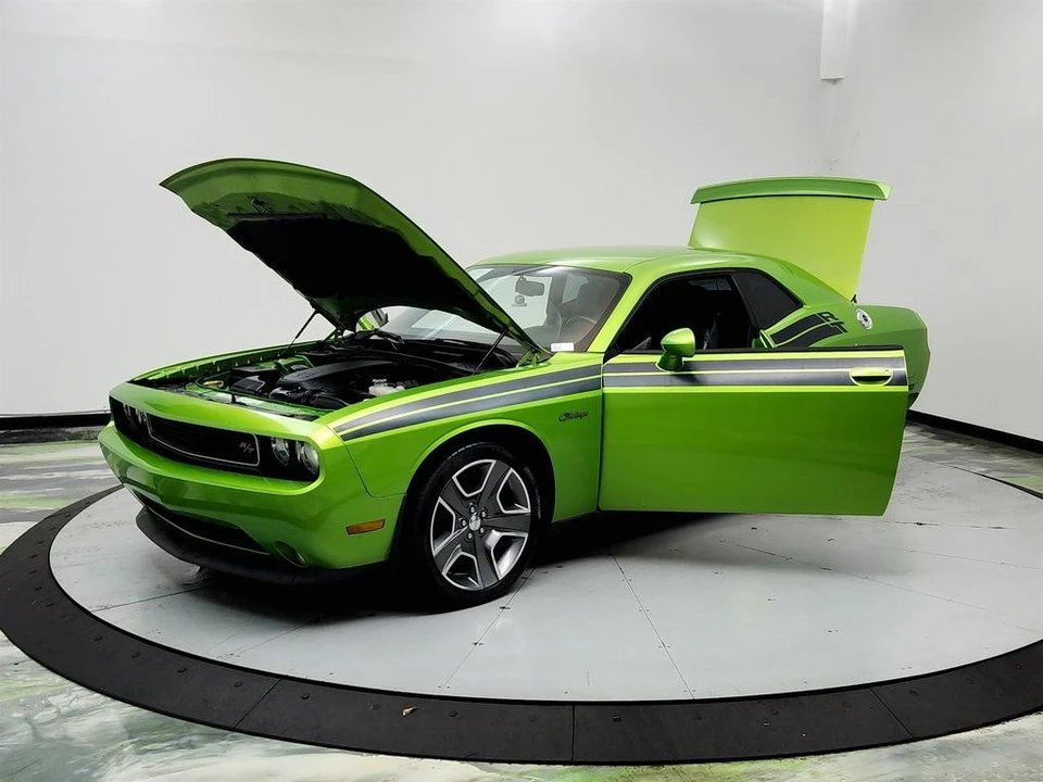 2011 Dodge Challenger 3rd Gen - Image 9 of 31