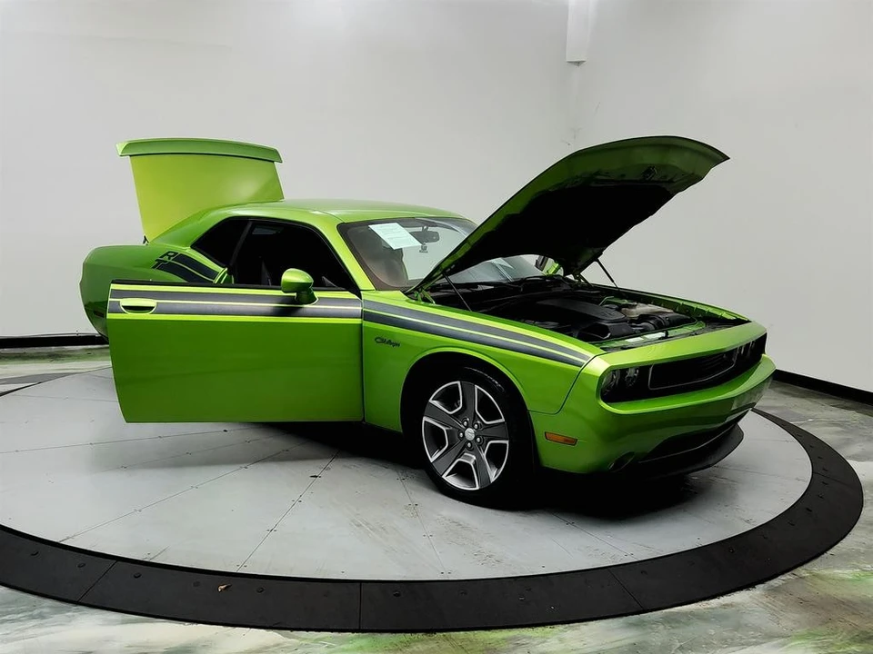 2011 Dodge Challenger 3rd Gen - Image 10 of 31