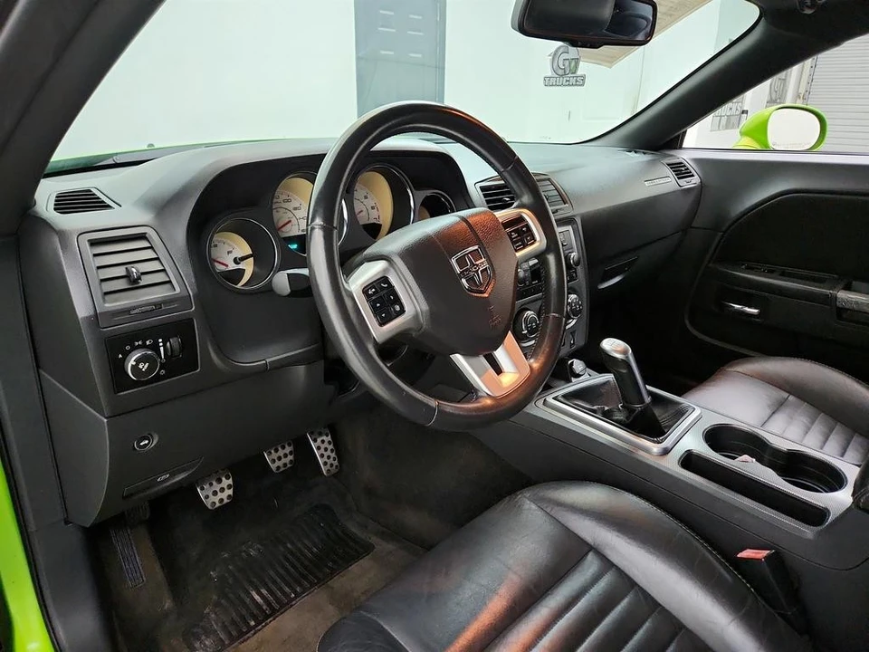 2011 Dodge Challenger 3rd Gen - Image 13 of 31