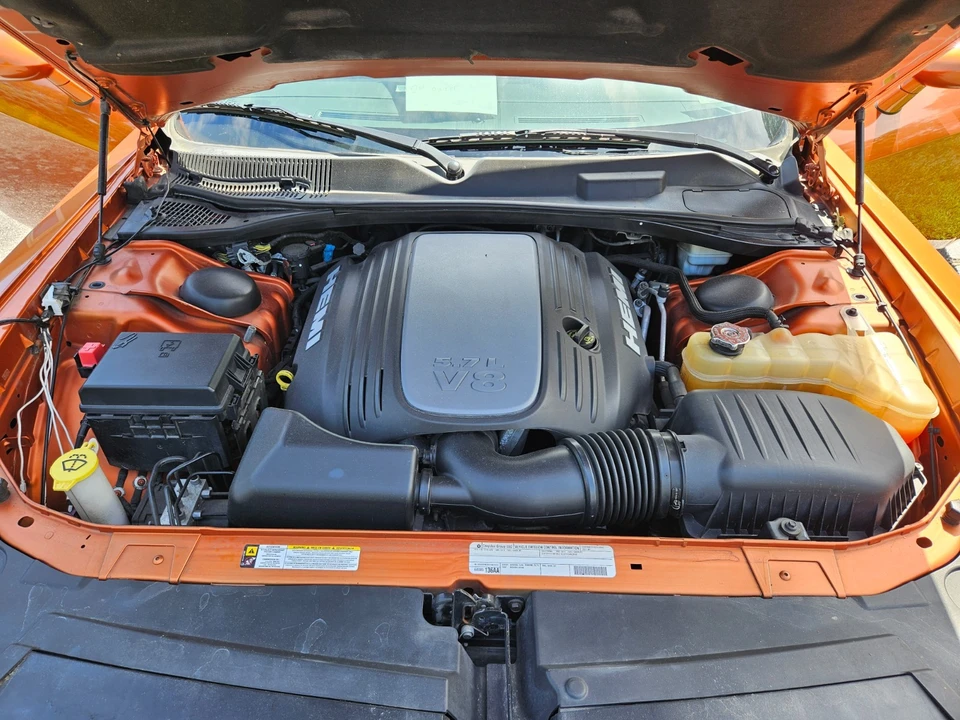 2011 Dodge Challenger 3rd Gen - Image 11 of 19