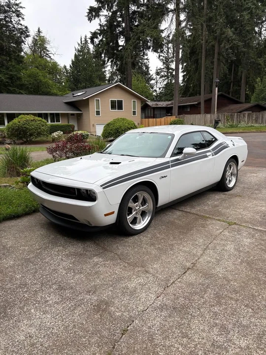 2011 Dodge Challenger 3rd Gen - Image 2 of 11
