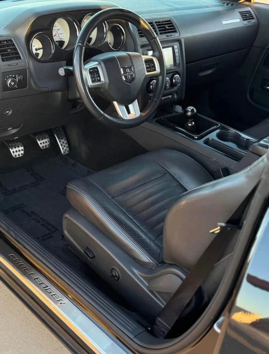 2011 Dodge Challenger 3rd Gen - Image 12 of 17
