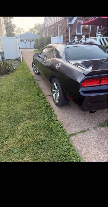 2011 Dodge Challenger 3rd Gen - Image 7 of 8