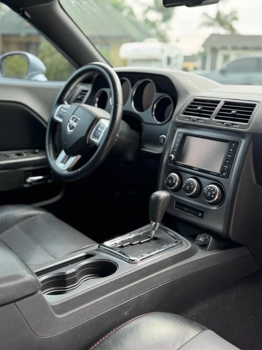 2011 Dodge Challenger 3rd Gen - Image 9 of 13