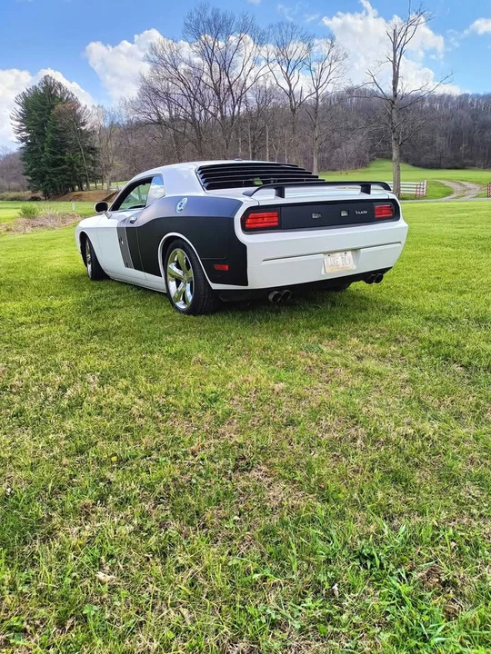2011 Dodge Challenger 3rd Gen - Image 3 of 11