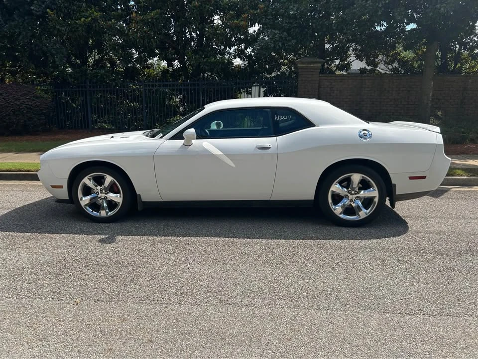 2011 Dodge Challenger 3rd Gen - Image 6 of 8