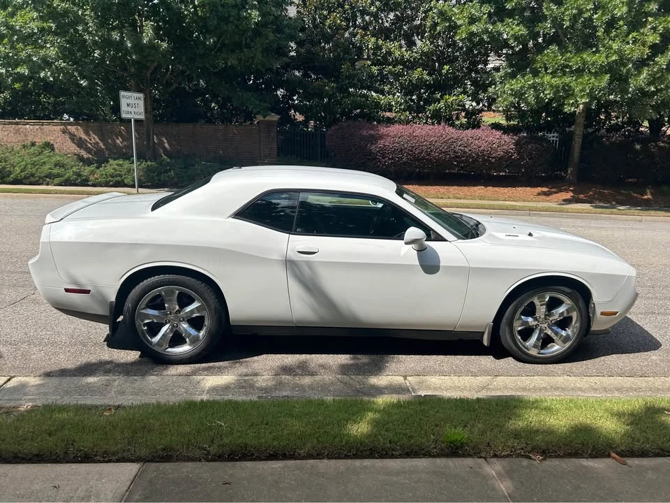 2011 Dodge Challenger 3rd Gen - Image 3 of 8