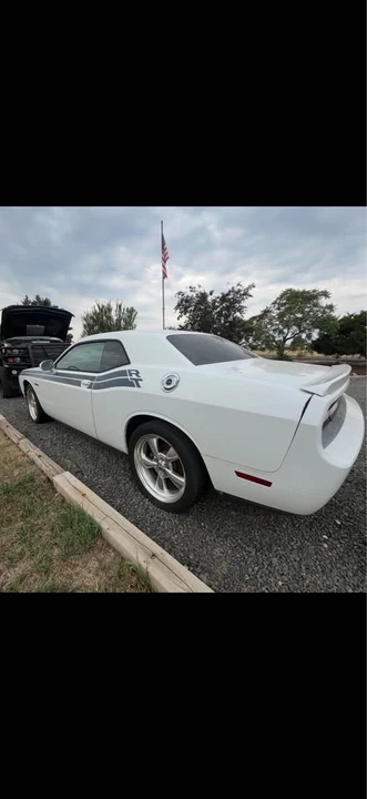 2011 Dodge Challenger 3rd Gen - Image 2 of 10