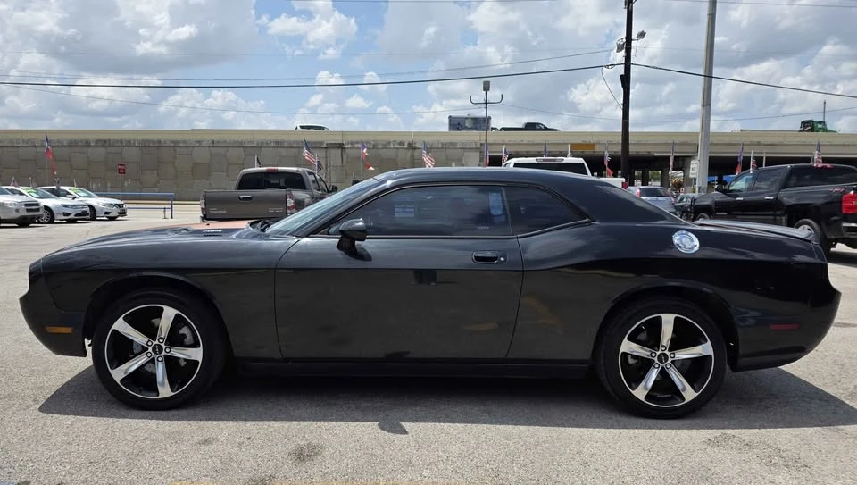 2011 Dodge Challenger 3rd Gen - Image 5 of 13