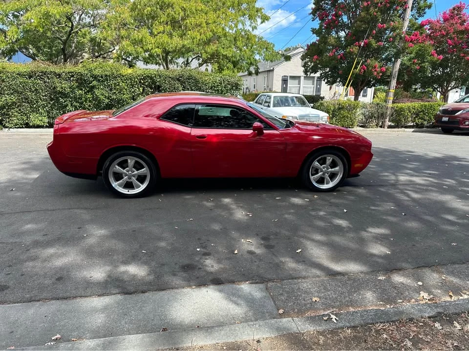 2011 Dodge Challenger 3rd Gen - Image 3 of 7