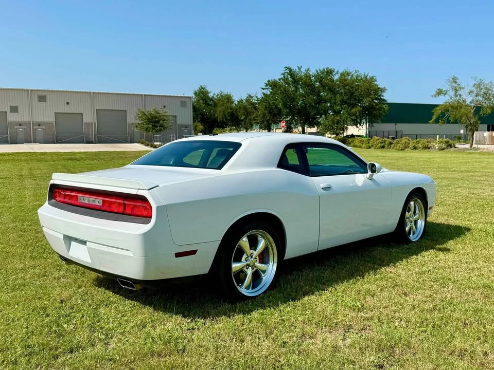 2011 Dodge Challenger 3rd Gen - Image 5 of 17