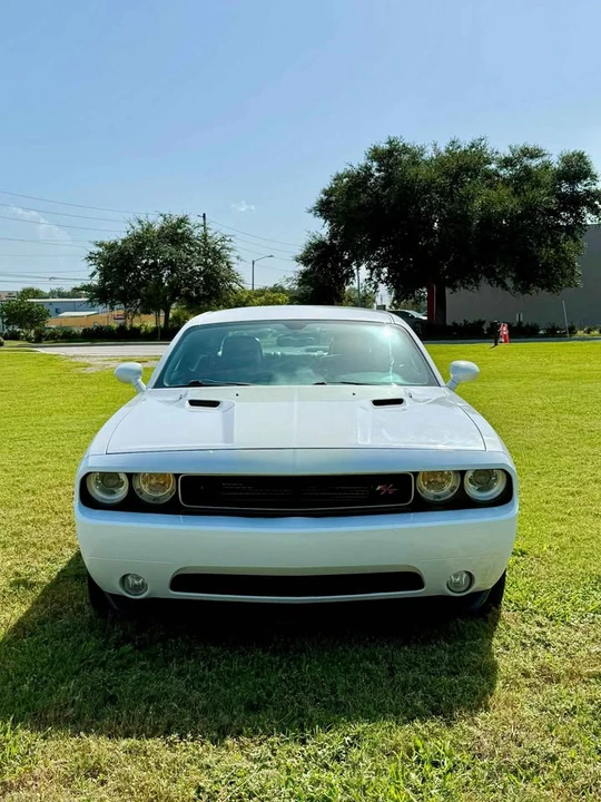 2011 Dodge Challenger 3rd Gen - Image 9 of 17