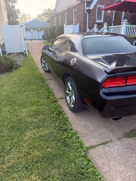 2011 Dodge Challenger 3rd Gen - Image 6 of 8