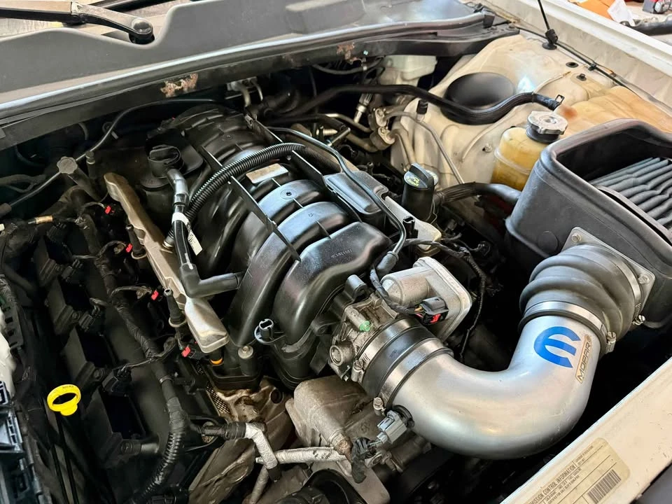 2011 Dodge Challenger 3rd Gen - Image 15 of 16