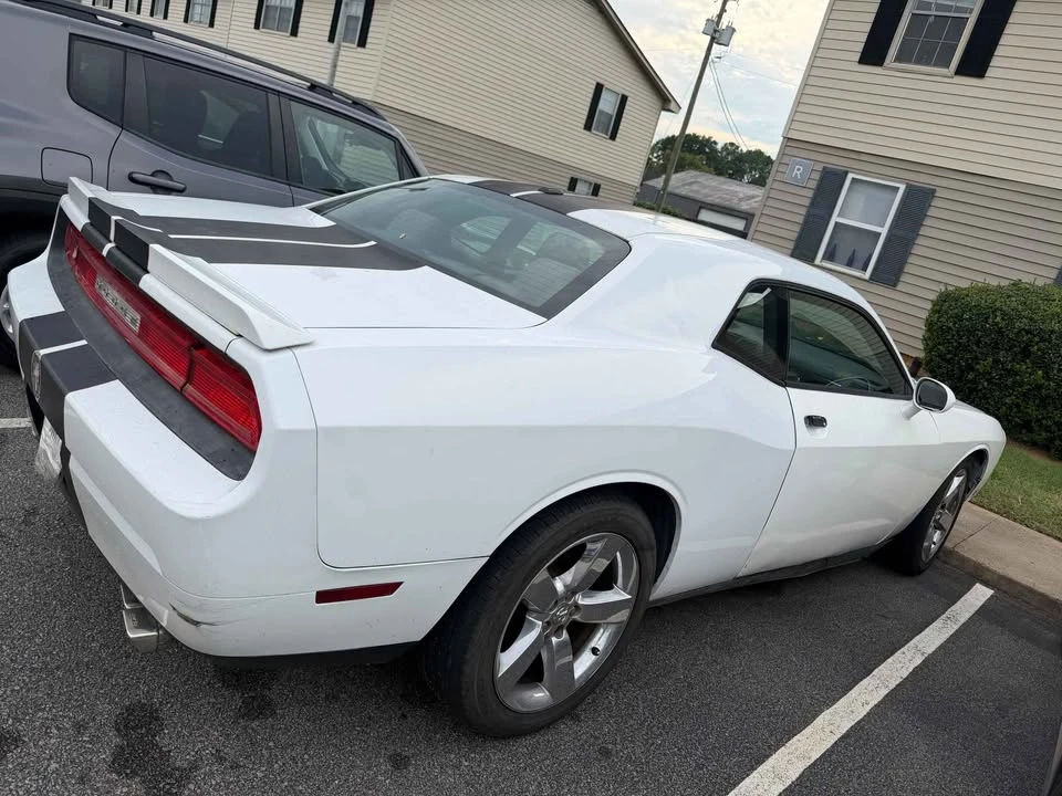 2011 Dodge Challenger 3rd Gen - Image 3 of 8