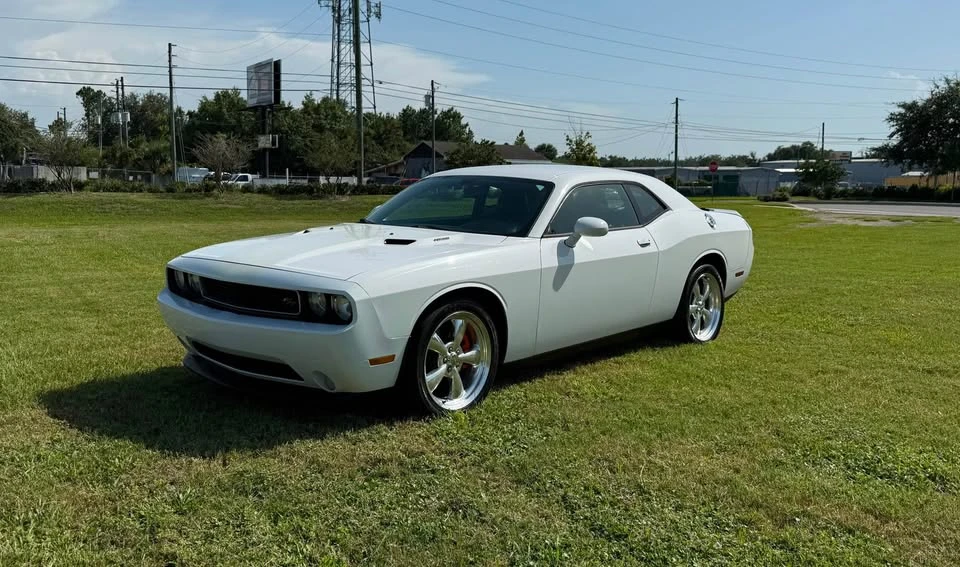 2011 Dodge Challenger 3rd Gen - Image 11 of 15