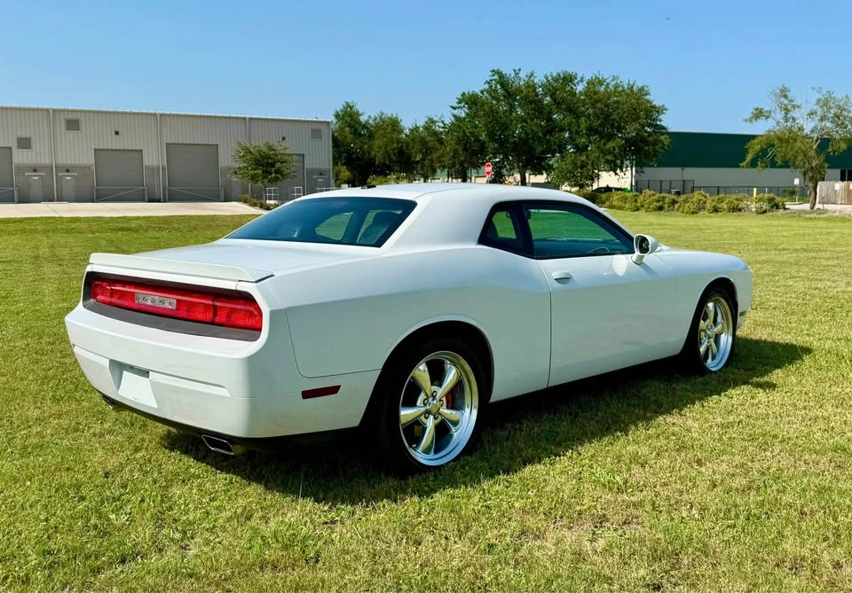 2011 Dodge Challenger 3rd Gen - Image 13 of 15