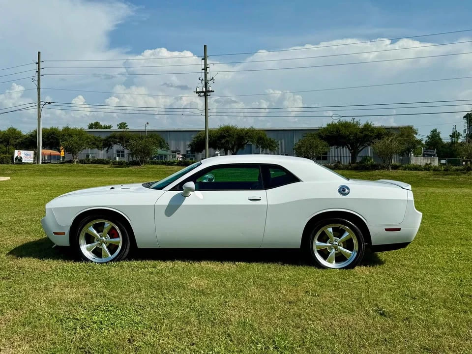 2011 Dodge Challenger 3rd Gen - Image 5 of 16