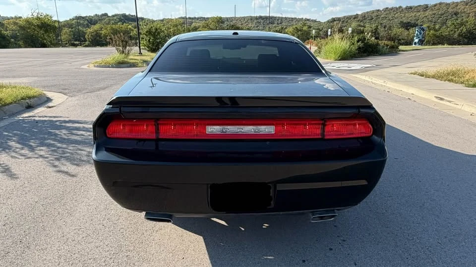 2011 Dodge Challenger 3rd Gen - Image 7 of 9