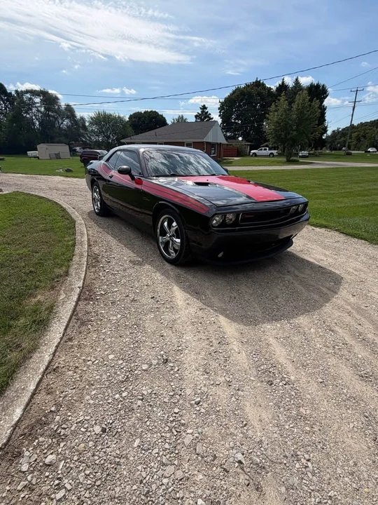 2011 Dodge Challenger 3rd Gen - Image 2 of 7