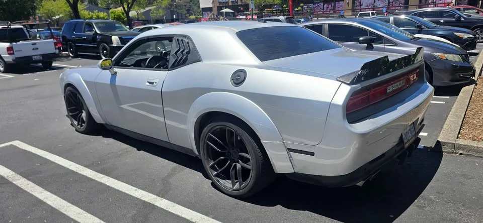 2011 Dodge Challenger 3rd Gen - Image 4 of 8