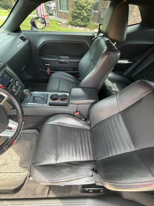 2011 Dodge Challenger 3rd Gen - Image 6 of 7